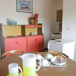 Luminous Flat With Balcony-beahost Apartament