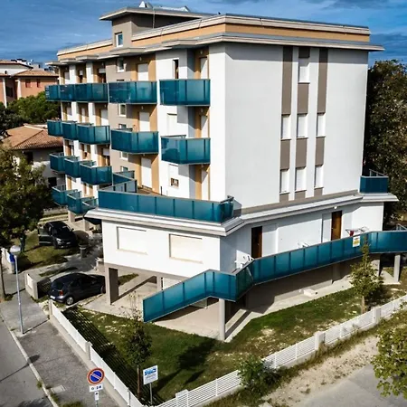 Luminous Flat With Balcony-beahost Daire Bibione