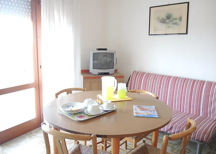 Διαμέρισμα Luminous Flat With Balcony-beahost