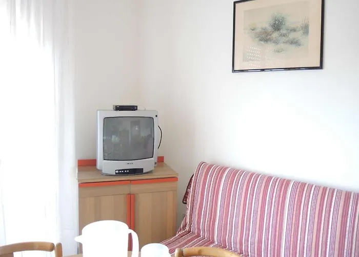 Διαμέρισμα Luminous Flat With Balcony-beahost